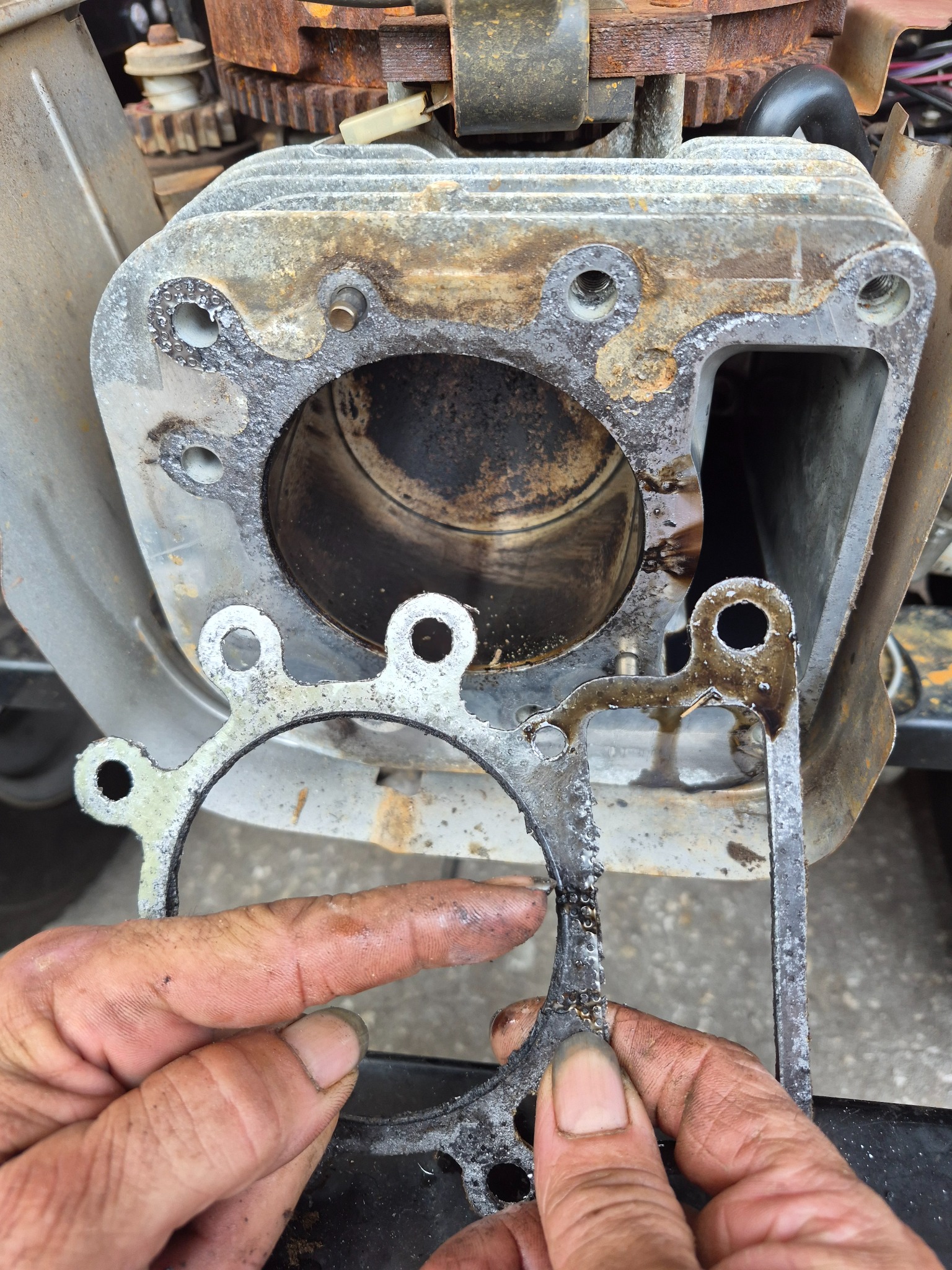 Failed small engine head gasket